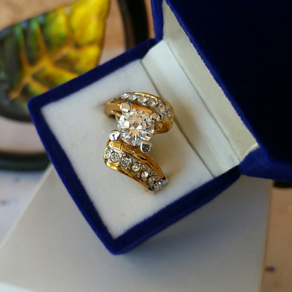 Cubic Zirconia 18k Gold